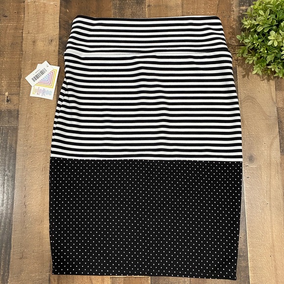 LuLaRoe Dresses & Skirts - LulaRoe Cassie skirt polka dot striped NWT large